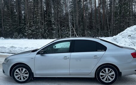 Volkswagen Jetta VI, 2013 год, 1 170 000 рублей, 2 фотография