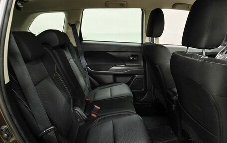 Mitsubishi Outlander III рестайлинг 3, 2021 год, 2 458 000 рублей, 13 фотография