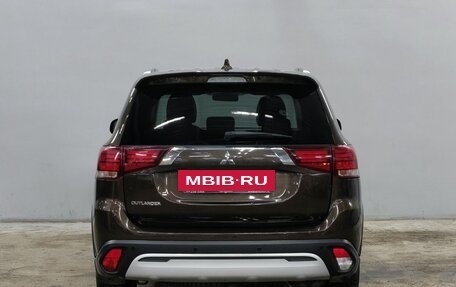 Mitsubishi Outlander III рестайлинг 3, 2021 год, 2 458 000 рублей, 6 фотография