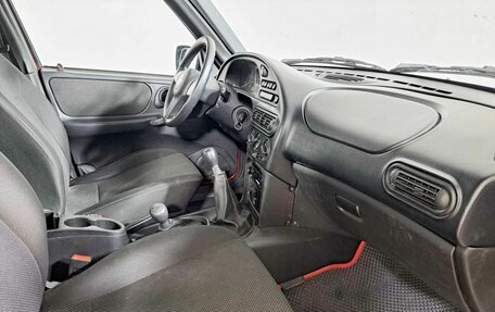 Chevrolet Niva I рестайлинг, 2017 год, 699 000 рублей, 13 фотография