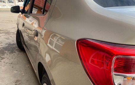 Renault Logan II, 2018 год, 730 000 рублей, 7 фотография