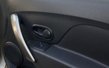 Renault Logan II, 2018 год, 730 000 рублей, 16 фотография