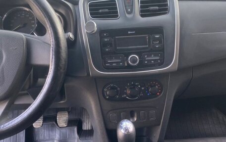 Renault Logan II, 2018 год, 730 000 рублей, 13 фотография