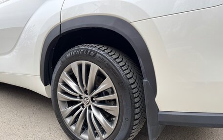 Toyota Highlander, 2020 год, 5 499 000 рублей, 24 фотография