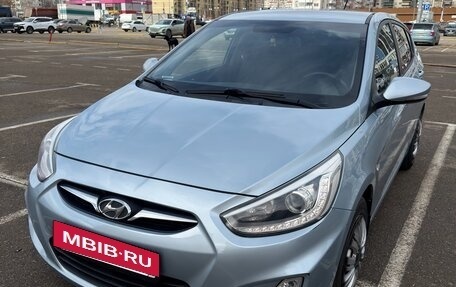 Hyundai Solaris II рестайлинг, 2013 год, 950 000 рублей, 2 фотография