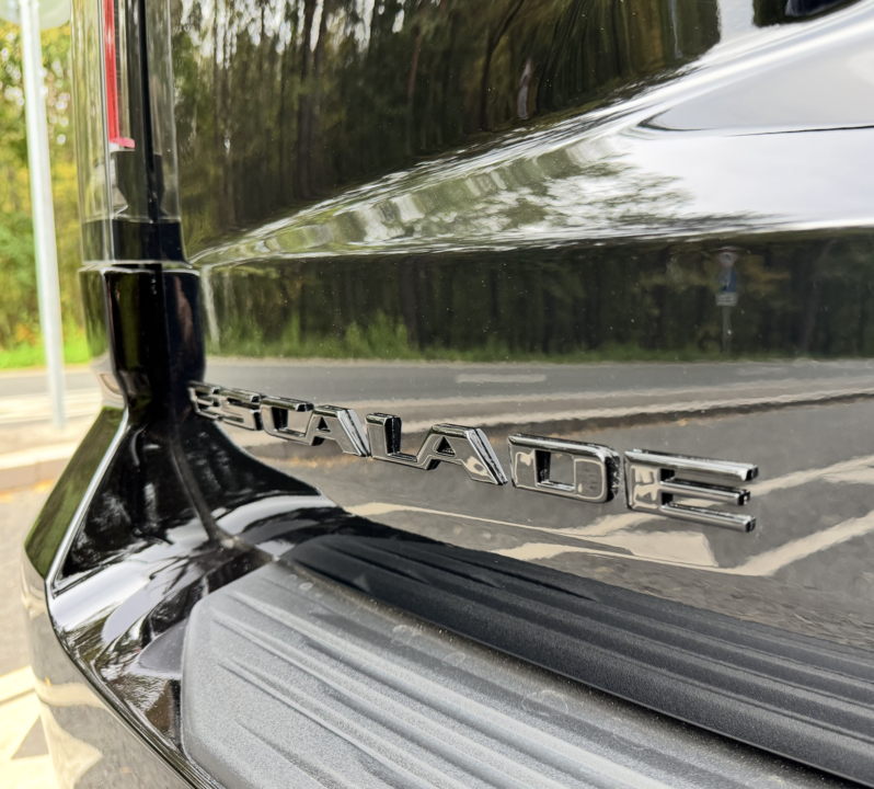 Cadillac Escalade V, 2025 год, 19 990 000 рублей, 3 фотография