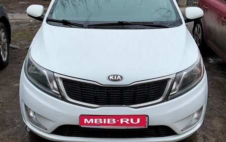 KIA Rio III рестайлинг, 2013 год, 780 000 рублей, 1 фотография