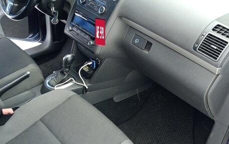 Volkswagen Touran III, 2011 год, 910 000 рублей, 6 фотография