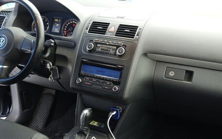 Volkswagen Touran III, 2011 год, 910 000 рублей, 8 фотография