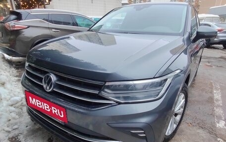 Volkswagen Tiguan II, 2021 год, 2 600 000 рублей, 9 фотография