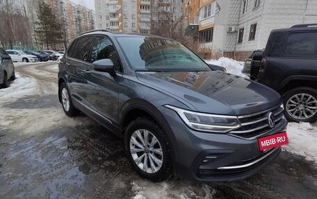 Volkswagen Tiguan II, 2021 год, 2 600 000 рублей, 4 фотография