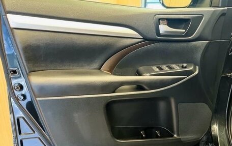 Toyota Highlander III, 2019 год, 3 890 000 рублей, 6 фотография