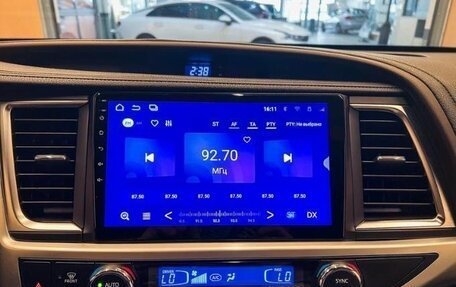 Toyota Highlander III, 2019 год, 3 890 000 рублей, 14 фотография