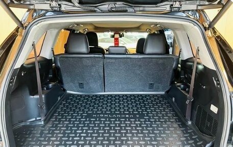 Toyota Highlander III, 2019 год, 3 890 000 рублей, 26 фотография