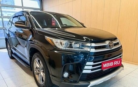 Toyota Highlander III, 2019 год, 3 890 000 рублей, 28 фотография