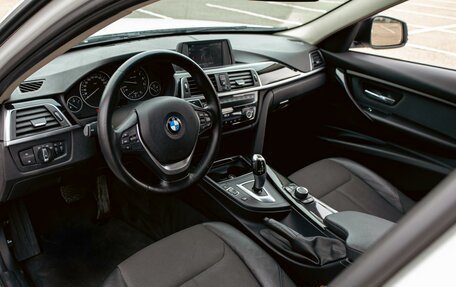 BMW 3 серия, 2018 год, 1 995 000 рублей, 13 фотография