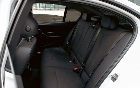 BMW 3 серия, 2018 год, 1 995 000 рублей, 17 фотография