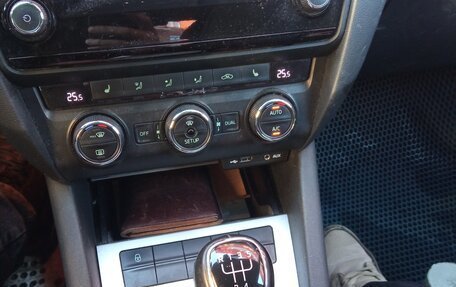 Skoda Octavia, 2015 год, 900 000 рублей, 2 фотография