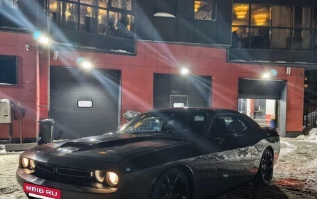 Dodge Challenger III рестайлинг 2, 2017 год, 2 950 000 рублей, 2 фотография