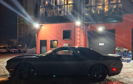 Dodge Challenger III рестайлинг 2, 2017 год, 2 950 000 рублей, 7 фотография