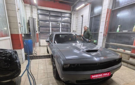 Dodge Challenger III рестайлинг 2, 2017 год, 2 950 000 рублей, 13 фотография