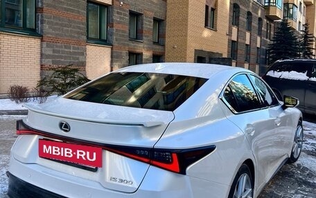 Lexus IS III, 2021 год, 4 090 000 рублей, 5 фотография