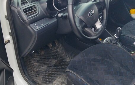 KIA Rio III рестайлинг, 2013 год, 780 000 рублей, 10 фотография