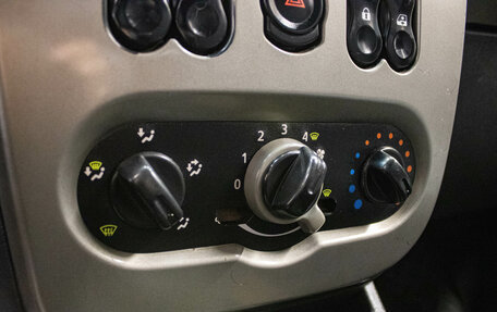 Renault Logan I, 2010 год, 369 000 рублей, 11 фотография