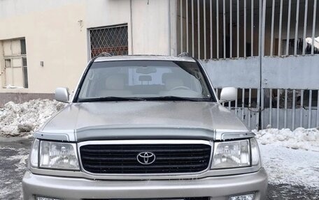 Toyota Land Cruiser 100 рестайлинг 2, 2000 год, 1 250 000 рублей, 1 фотография