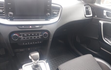 KIA cee'd III, 2021 год, 2 000 000 рублей, 22 фотография