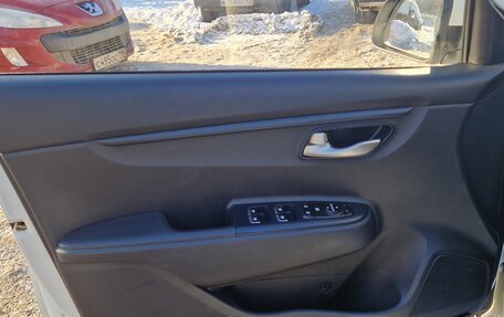 KIA Rio IV, 2018 год, 1 500 000 рублей, 8 фотография