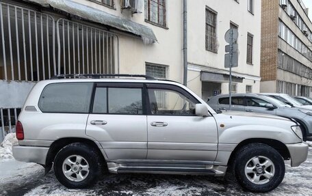 Toyota Land Cruiser 100 рестайлинг 2, 2000 год, 1 250 000 рублей, 3 фотография