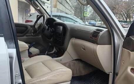 Toyota Land Cruiser 100 рестайлинг 2, 2000 год, 1 250 000 рублей, 17 фотография