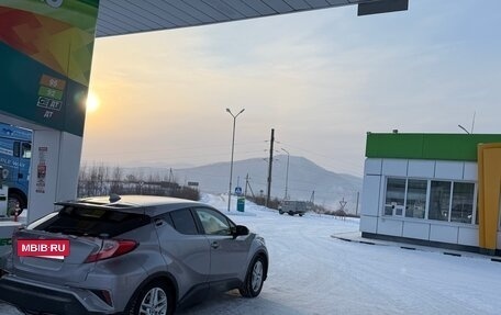 Toyota C-HR I рестайлинг, 2019 год, 1 800 000 рублей, 4 фотография