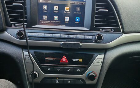 Hyundai Elantra VI рестайлинг, 2017 год, 1 370 000 рублей, 14 фотография