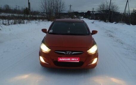 Hyundai Solaris II рестайлинг, 2011 год, 750 000 рублей, 1 фотография