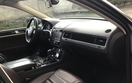 Volkswagen Touareg III, 2011 год, 2 350 000 рублей, 10 фотография