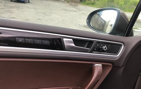 Volkswagen Touareg III, 2011 год, 2 350 000 рублей, 11 фотография