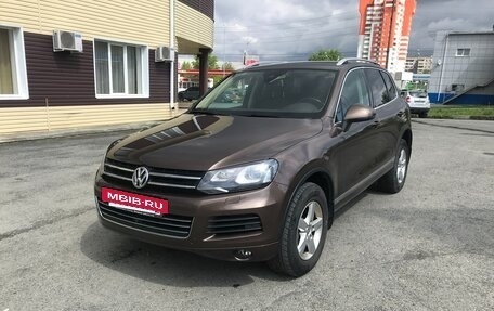 Volkswagen Touareg III, 2011 год, 2 350 000 рублей, 2 фотография