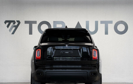 Rolls-Royce Cullinan, 2024 год, 46 000 000 рублей, 4 фотография