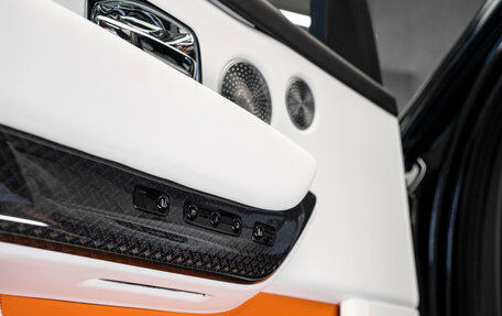 Rolls-Royce Cullinan, 2024 год, 46 000 000 рублей, 11 фотография