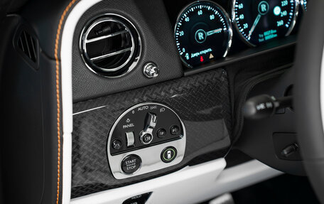 Rolls-Royce Cullinan, 2024 год, 46 000 000 рублей, 13 фотография