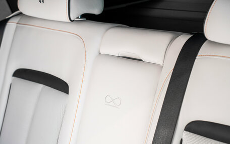 Rolls-Royce Cullinan, 2024 год, 46 000 000 рублей, 20 фотография