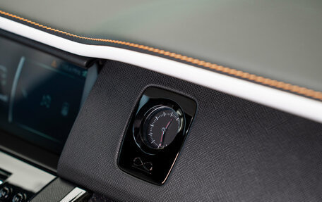 Rolls-Royce Cullinan, 2024 год, 46 000 000 рублей, 26 фотография