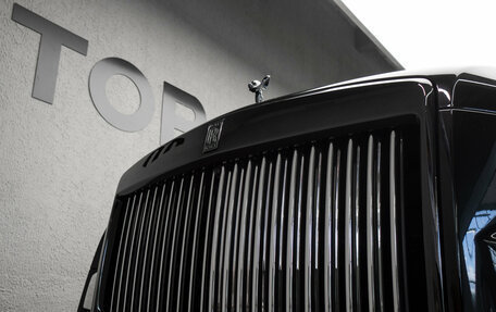 Rolls-Royce Cullinan, 2024 год, 46 000 000 рублей, 34 фотография