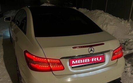 Mercedes-Benz E-Класс, 2011 год, 1 350 000 рублей, 4 фотография