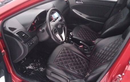 Hyundai Solaris II рестайлинг, 2011 год, 750 000 рублей, 12 фотография