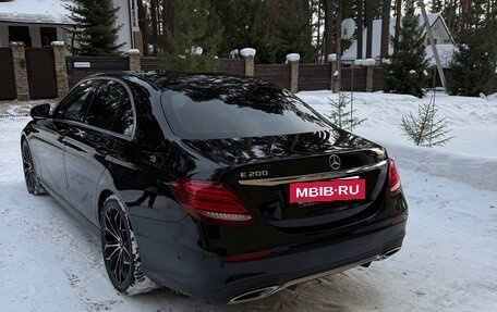 Mercedes-Benz E-Класс, 2017 год, 3 100 000 рублей, 2 фотография