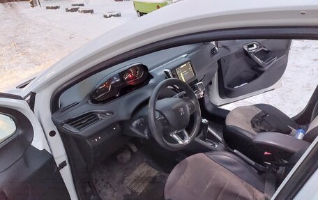 Peugeot 208 II, 2013 год, 810 000 рублей, 3 фотография