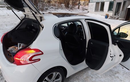 Peugeot 208 II, 2013 год, 810 000 рублей, 10 фотография